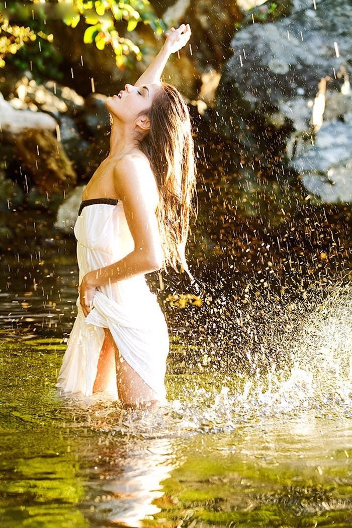 Marie Avgeropoulos in Pohang