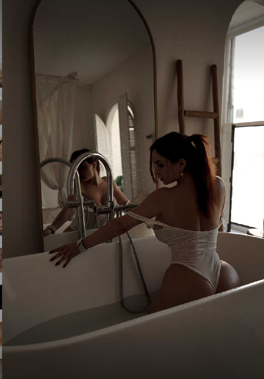 A playful frame from Miranda Faith nude — online in Pohang