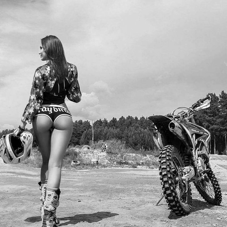 Beautiful girls and motorcycles in Pohang