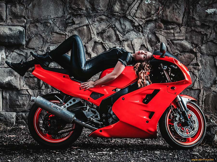 Beautiful girl Beautiful girls and motorcycles in Pohang