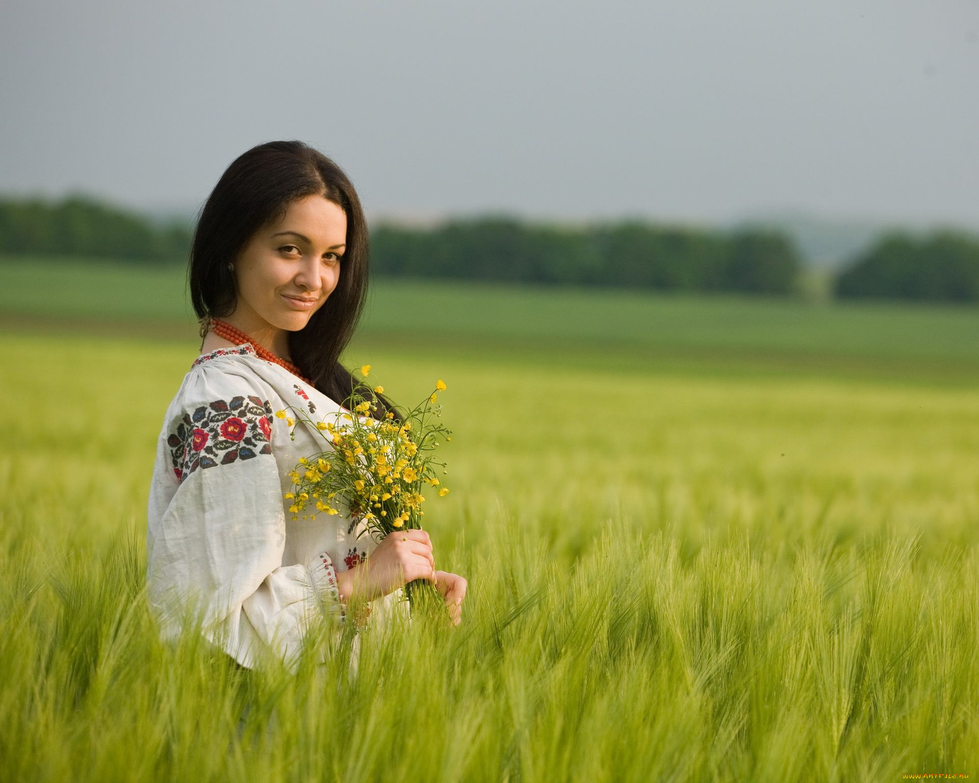 Women in Slavic costumes in Pohang