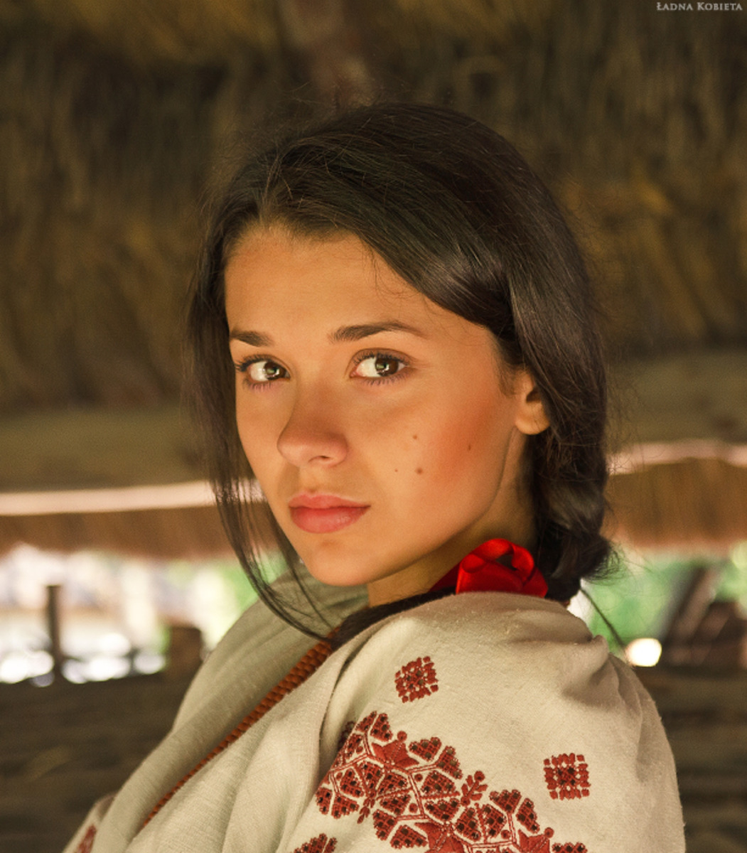 Girls in Slavic costumes in Pohang