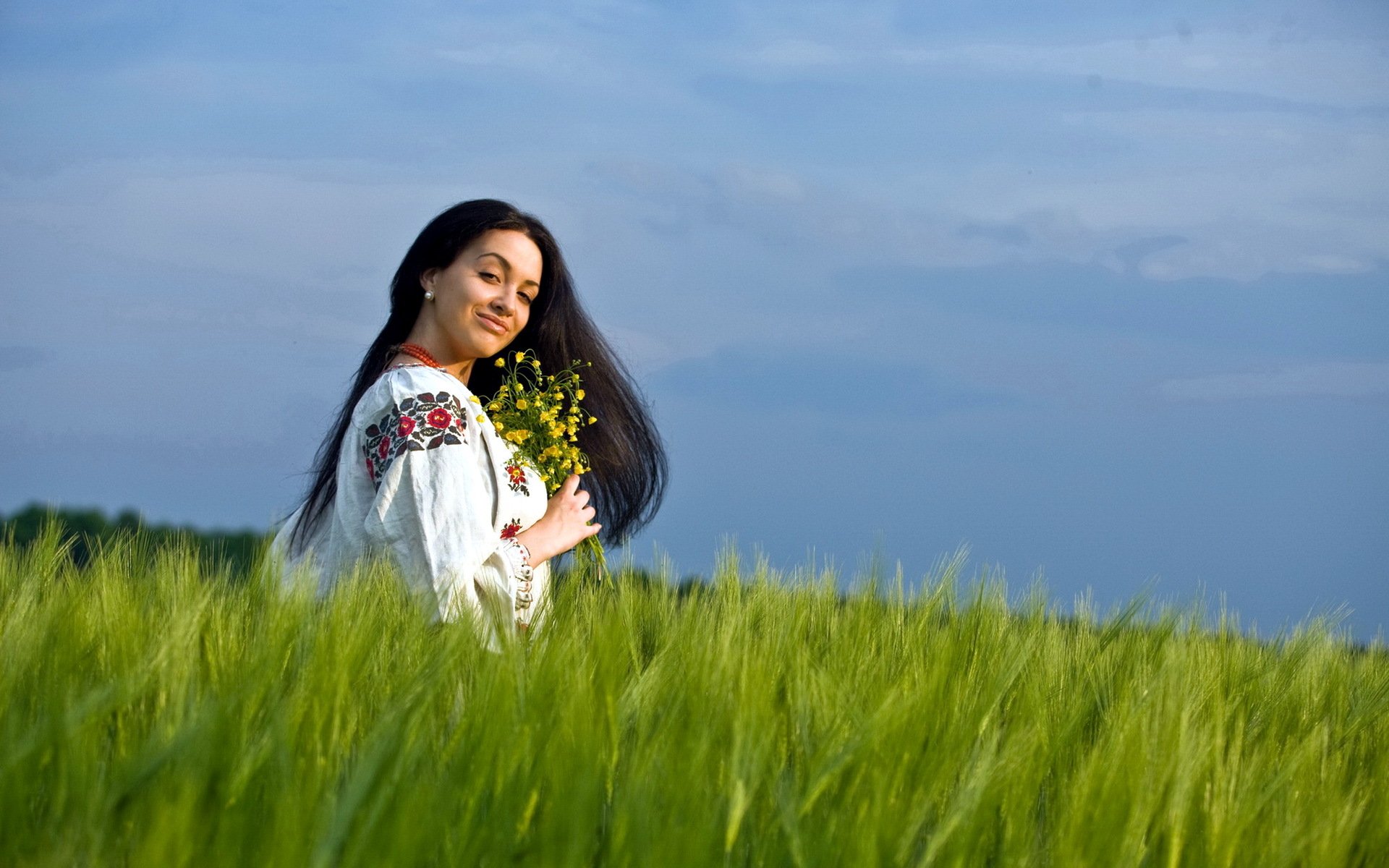 Girls in Slavic costumes in Pohang