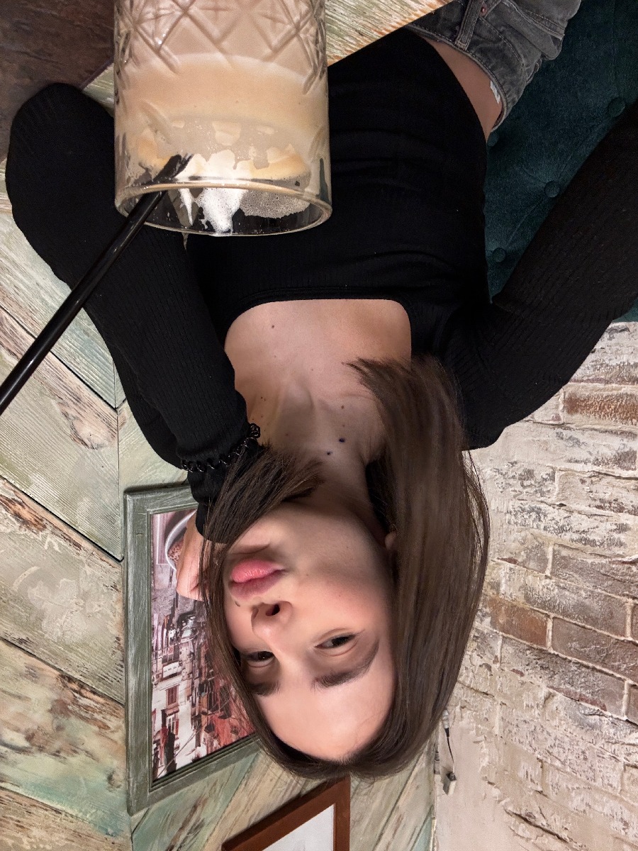 Fresh photos, fresh mood — Tina online in Pohang